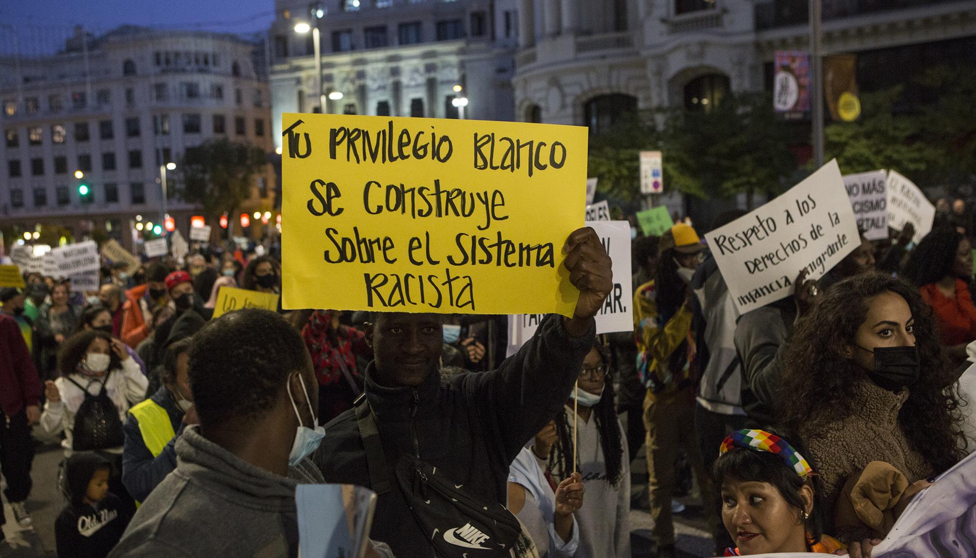 Manifestación antirracista en Madrid: Contra la violencia racista y los delitos de odio - 10